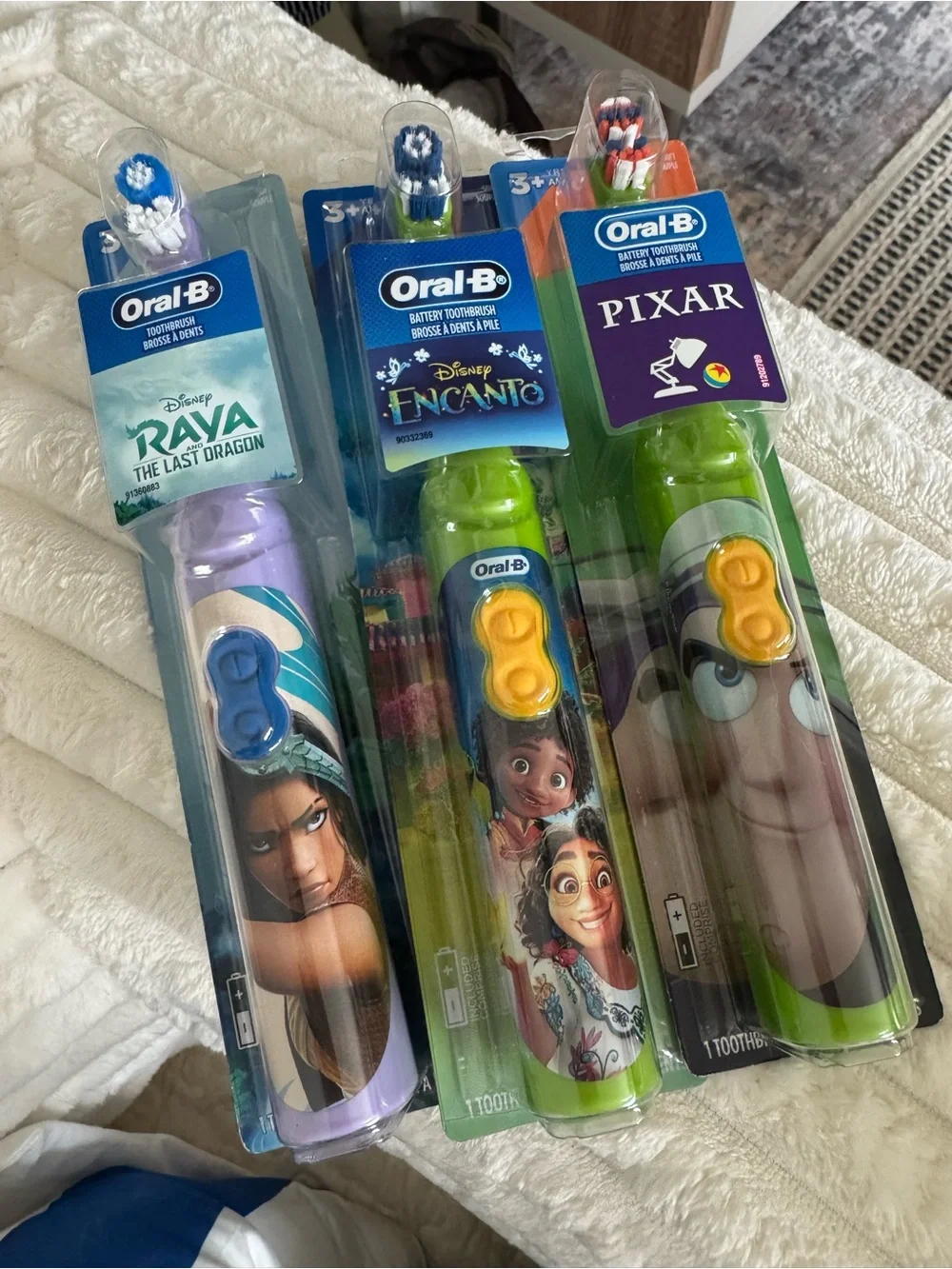 Oral‑B Kids Battery Toothbrush — Green Encanto Character Design